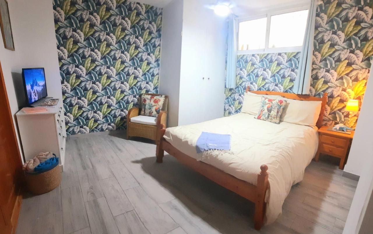 Fabulous Detached Large Villa 5 Bedrooms 3 Bathrooms Backing Onto Villamartin Golf Course Exterior photo