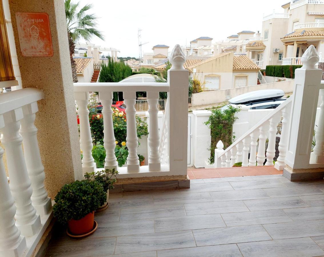 Fabulous Detached Large Villa 5 Bedrooms 3 Bathrooms Backing Onto Villamartin Golf Course Exterior photo