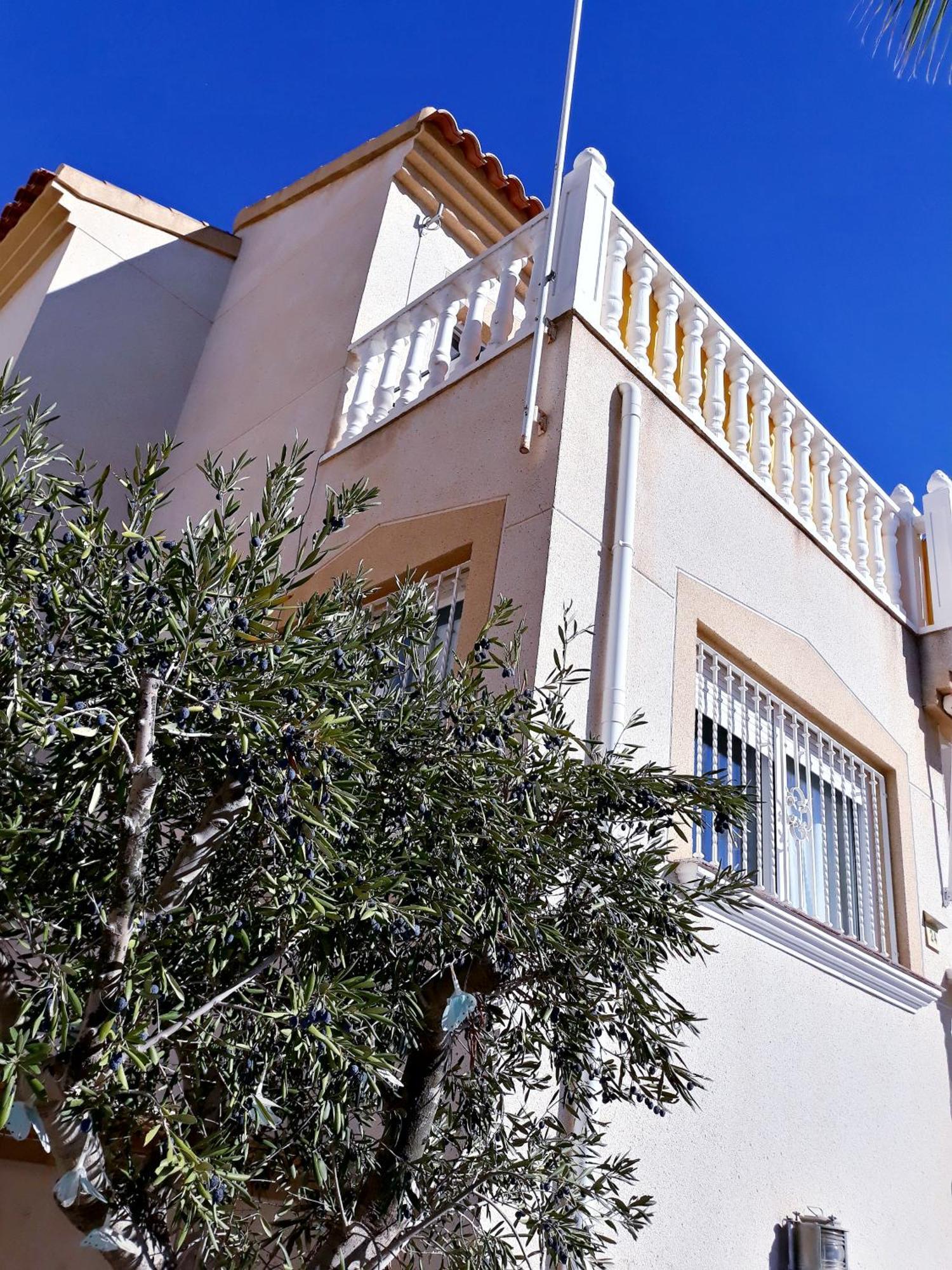 Fabulous Detached Large Villa 5 Bedrooms 3 Bathrooms Backing Onto Villamartin Golf Course Exterior photo